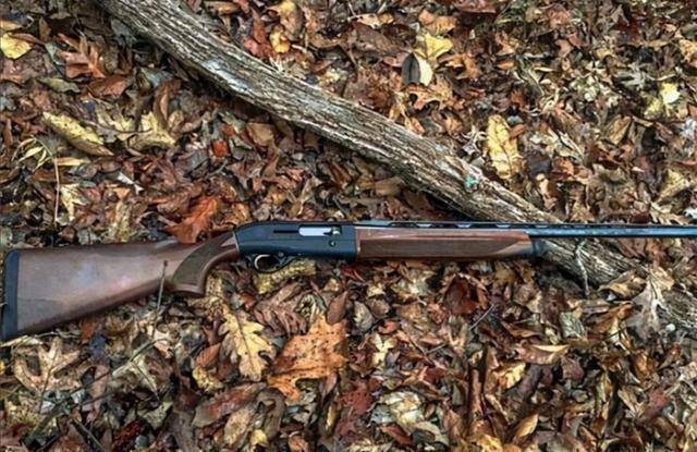 三秒民警:假装打电话跟踪三米处对射开元棋牌潜逃八年2012年被击毙仅(图2) 三秒民警:假装打电话跟踪三米处对射开元棋牌潜逃八年2012年被击毙仅(图2)