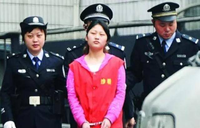 三秒民警:假装打电话跟踪三米处对射开元棋牌潜逃八年2012年被击毙仅(图11) 三秒民警:假装打电话跟踪三米处对射开元棋牌潜逃八年2012年被击毙仅(图11)