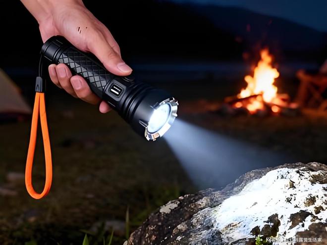 指南：从狼狈到从容的实战手册ky开元棋牌新手露营装备避坑(图5)