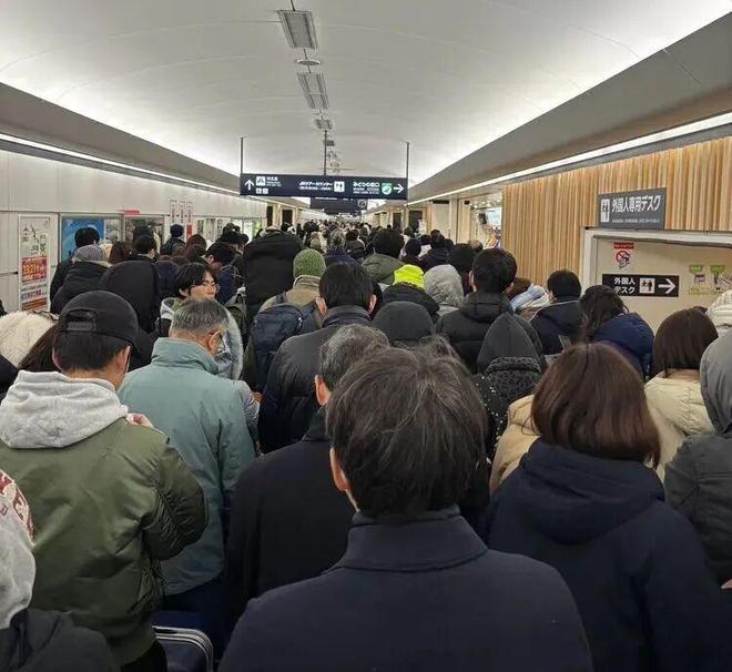 日航再传噩耗：约7千人滞留外交部说准开元ky棋牌49条航线“熔断”当天！(图16)