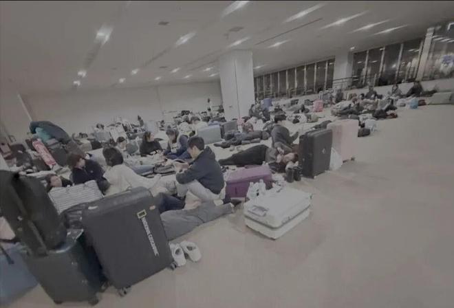 日航再传噩耗：约7千人滞留外交部说准开元ky棋牌49条航线“熔断”当天！(图6)